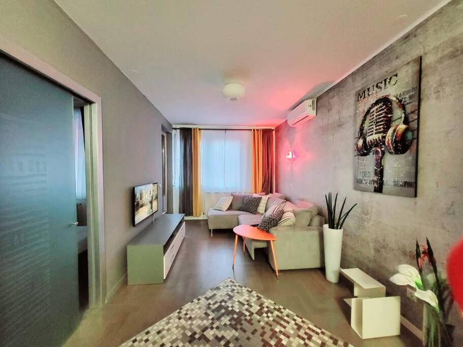 Daire Urban Oasis: Stylish Retreat