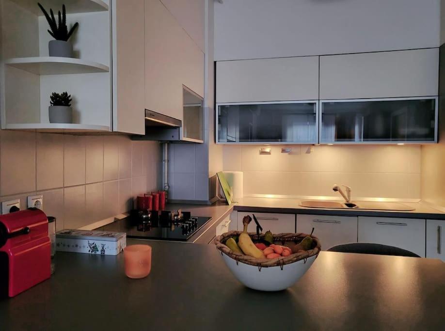 Apartman Urban Oasis: Stylish Retreat *